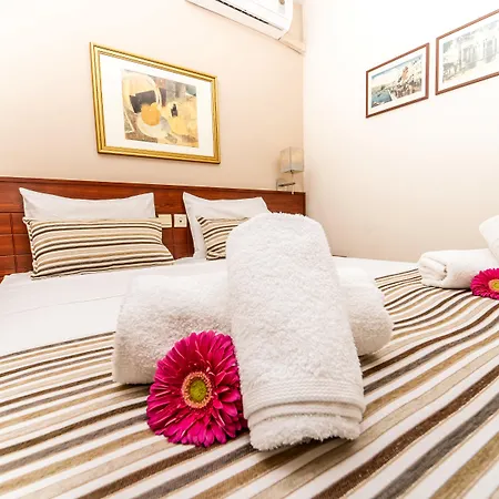 Aparthotel Philoxenia & Malia (Crete)