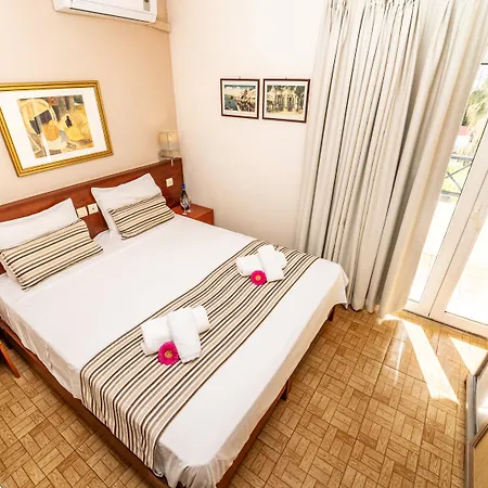 Aparthotel Philoxenia &