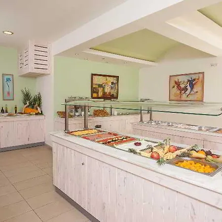 Philoxenia & Aparthotel 3*