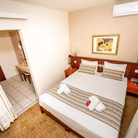 Philoxenia & Aparthotel Malia (Crete)